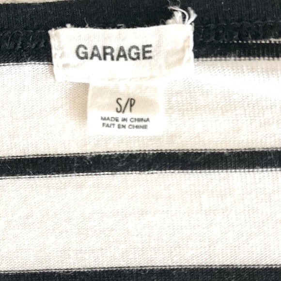 🩶 Black and White Striped T-Shirt S - Picture 3 of 5